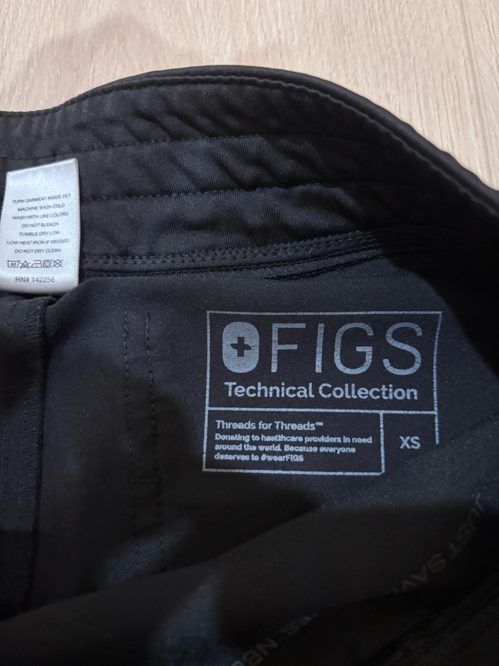 Figs Women's Zamora Joggers-Black - Picture 4 of 4